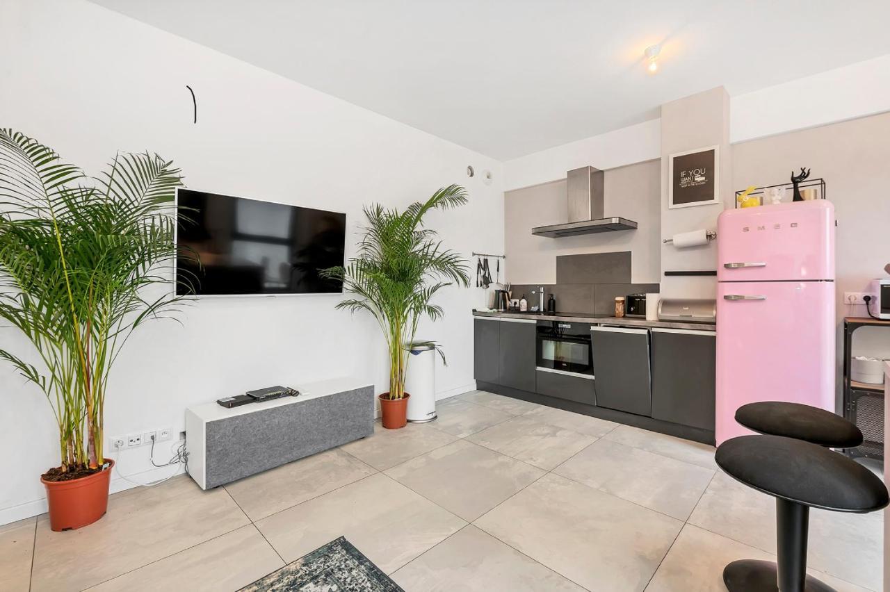 Lumina 4-Room Apart With Large Balcony Варшава Екстериор снимка